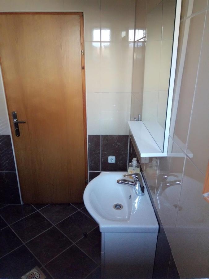 Studio apartman KIKA Otocac Bagian luar foto